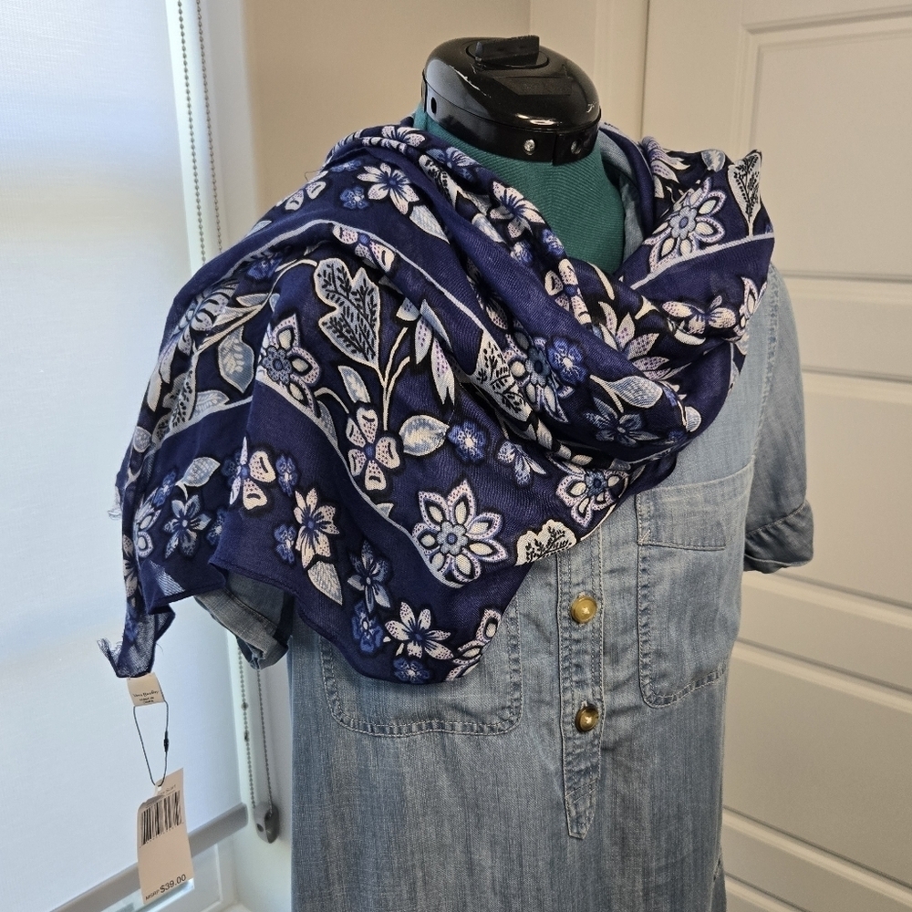 NWT VERA BRADLEY SOFT FRINGE SCARF NAVY BLUE TROPICS TAPESTRY WRAP SHAWL WOMEN - Picture 1 of 10